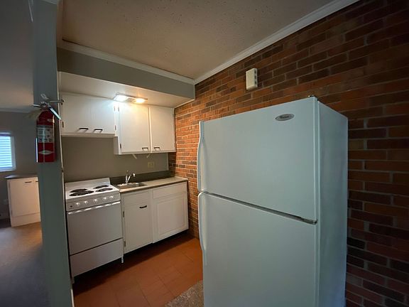 4th image of 305 N Dunn St APT 8