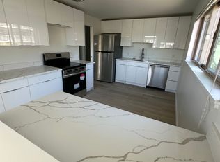 215 Valley St APT 401, Seattle, WA 98109