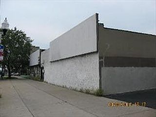 2nd image of 4942 W Fullerton Ave