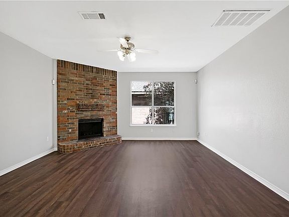 3rd image of 1717 Stewart St