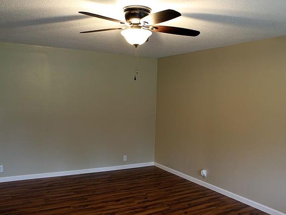 2nd image of 1821 County Road 3700