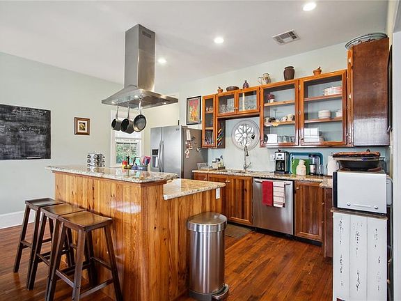 5th image of 3117-19 N Villere St