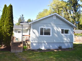 18552 5th Ave NE, Suquamish, WA 98392