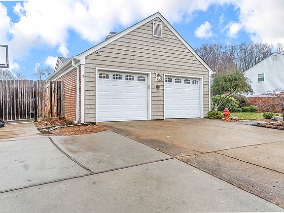 4th image of 5016 Meadow Pines Pl