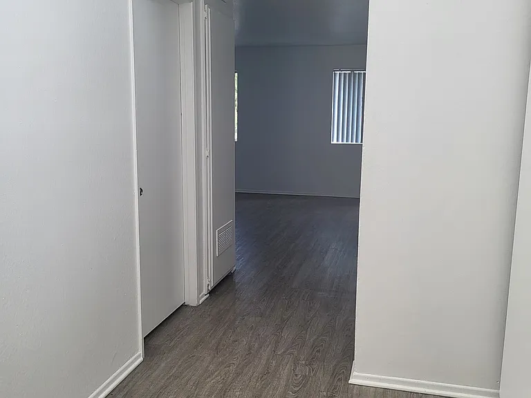 147 E Avenue 43 #104 — Photo 7