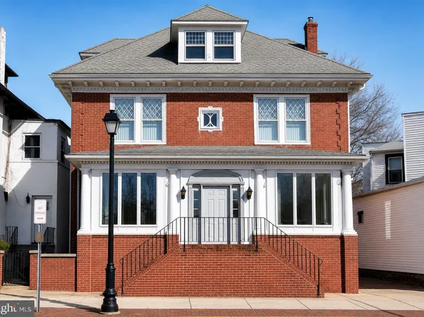 467 High St, Burlington, NJ 08016