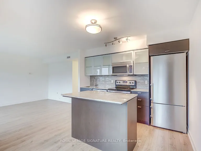 775 King St W #202 — Photo 19