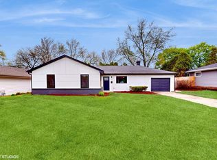 911 Countryside Dr, Wheaton, IL