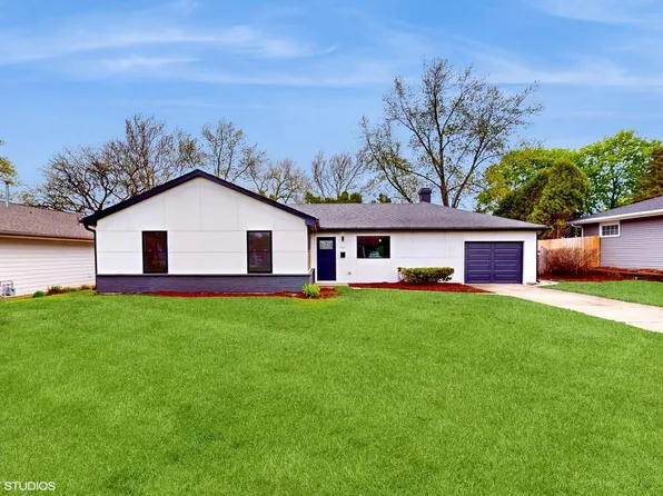 911 Countryside Dr, Wheaton, IL 60187