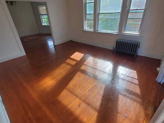 5th image of 108 Warrington St Floor 2