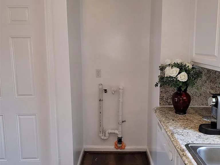 5103 Willow Glen Dr — Photo 10
