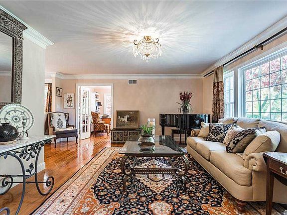 5th image of 16 Oak Ln