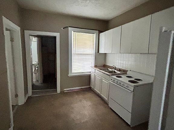 4th image of 6725 Schofield Pl