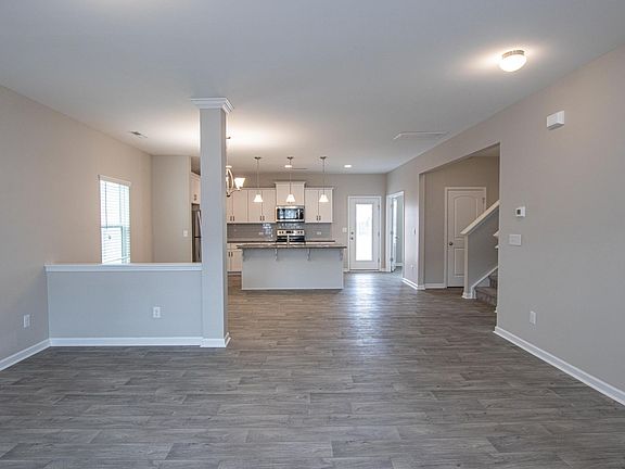 4th image of 5004 Thomasville Dr