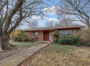 702 Hillside Dr, Sherman, TX 75090