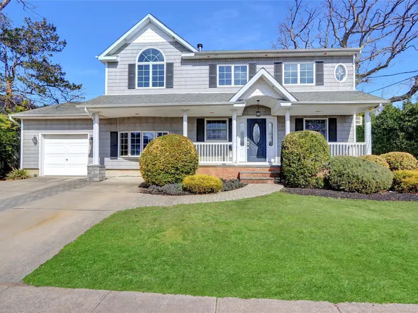 231 N Oak Street, Massapequa, NY 11758
