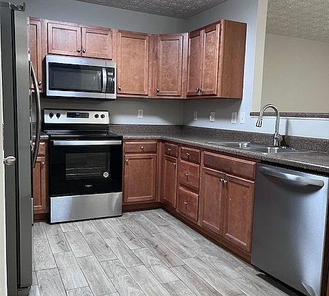 4th image of 535 Magnolia Ct