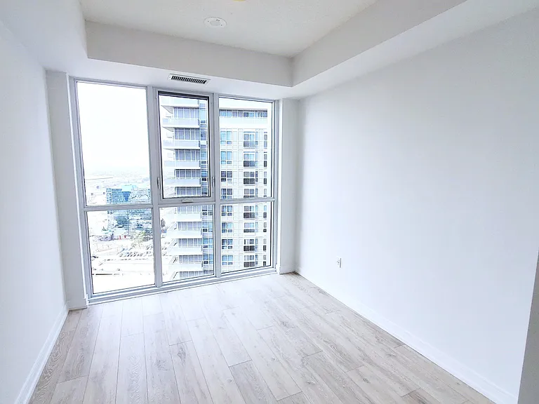 225 Village Green Sq #2805 — Photo 7