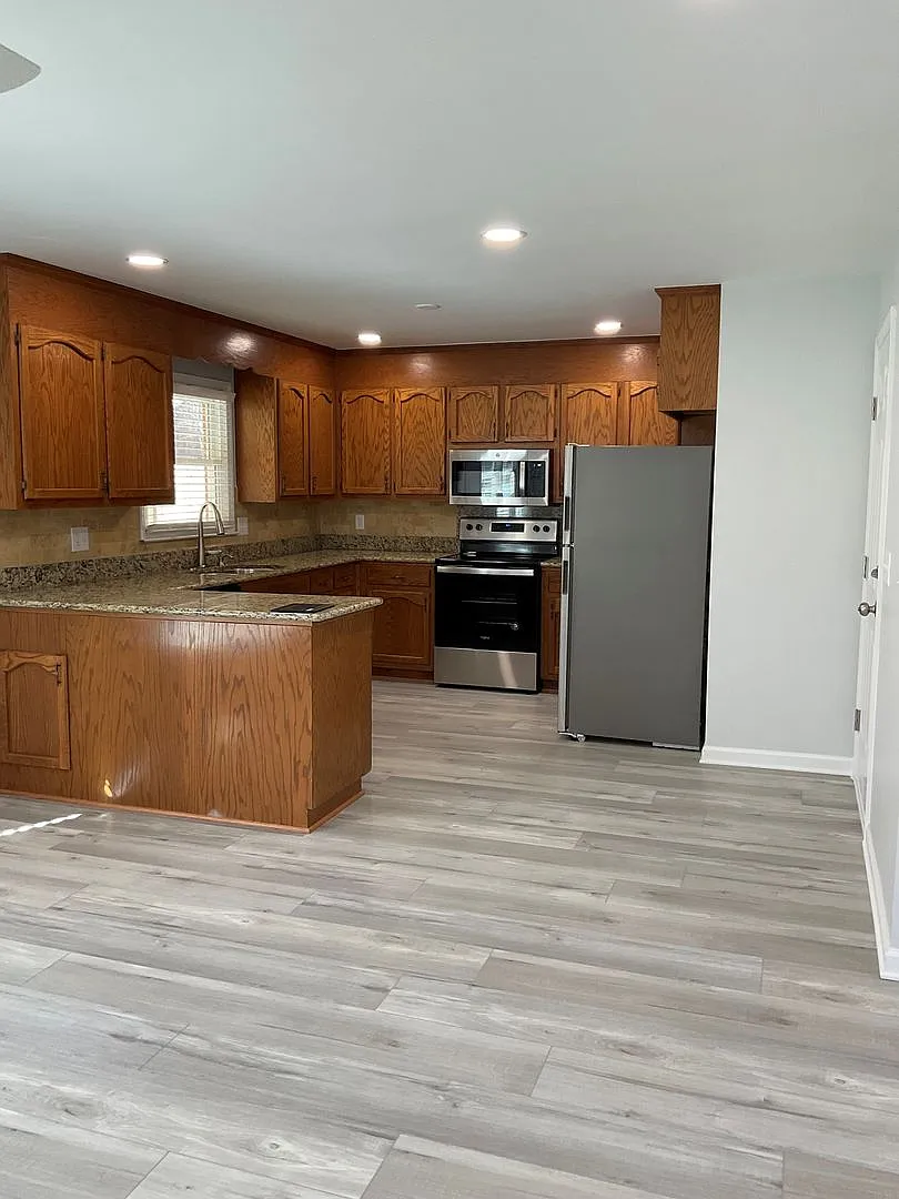 Coming soon! This is a Must See!! Beautiful three bedroom two full bath completely renovated!! — Photo 3
