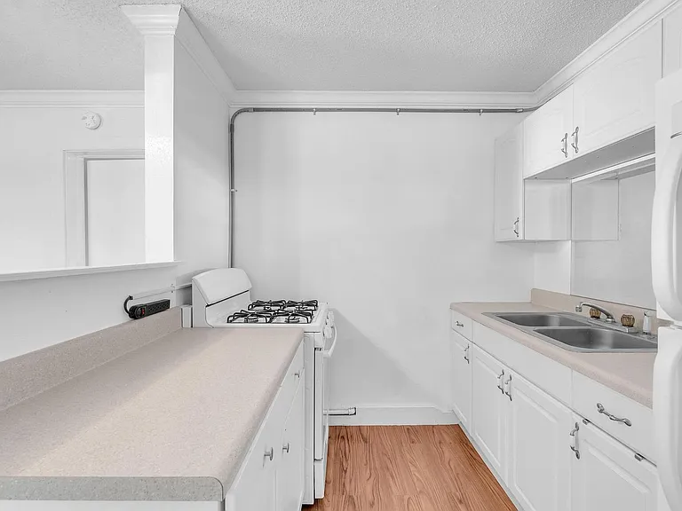 612 32nd St #B — Photo 7