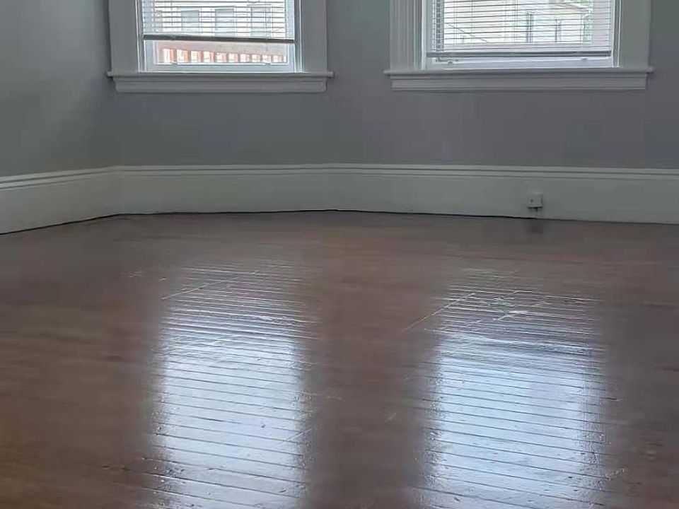 1st image of 29 Essex St Floor 2