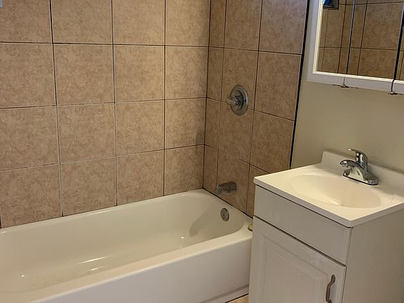 5th image of 2777 Nimitz Blvd APT 28