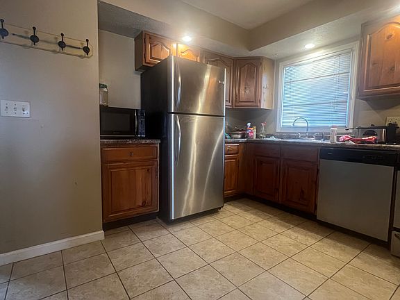 3rd image of 2612 Edgelea Dr