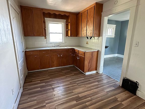 5th image of 1415 W Ave Nw