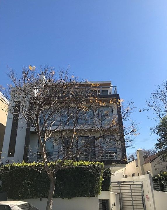 1st image of 810 N Croft Ave #101