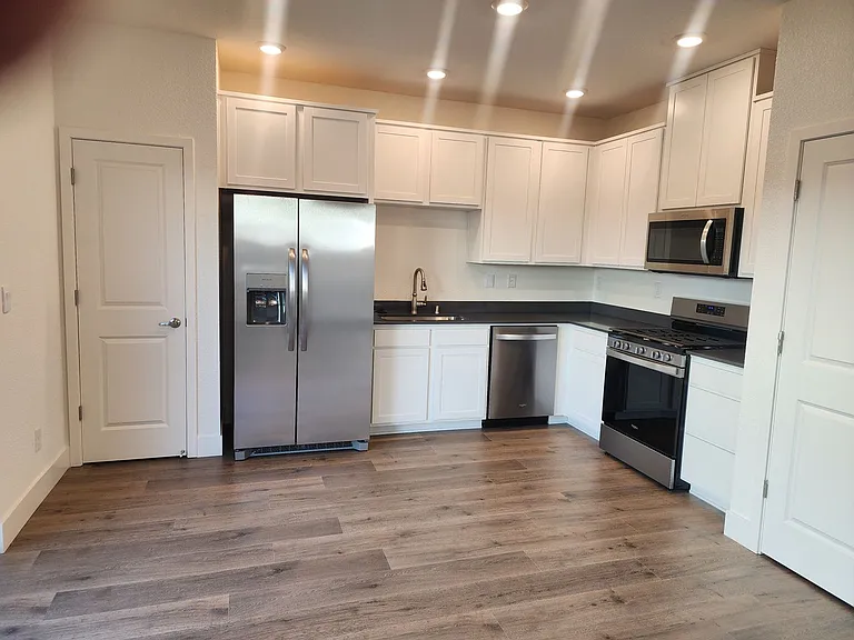 1942 Muscovite Dr — Photo 2