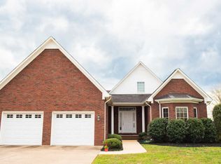 701 Toben Ter, Lawrenceburg, TN 38464