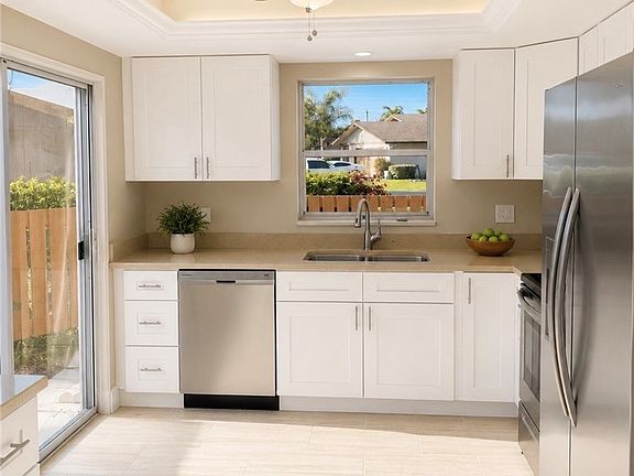 3rd image of 6491 Royal Woods Dr
