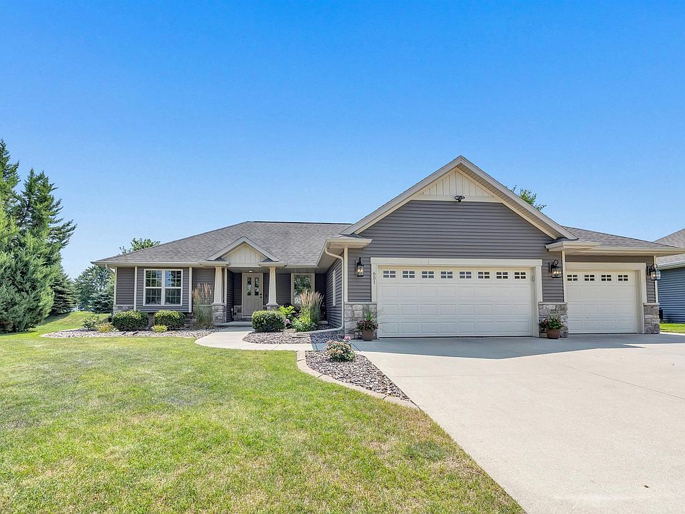 1st image of 651 Pebblestone Cir