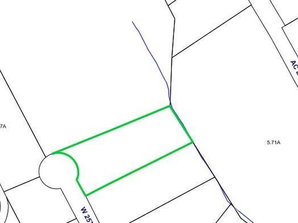 890 W 25th St, Newton, NC 28658