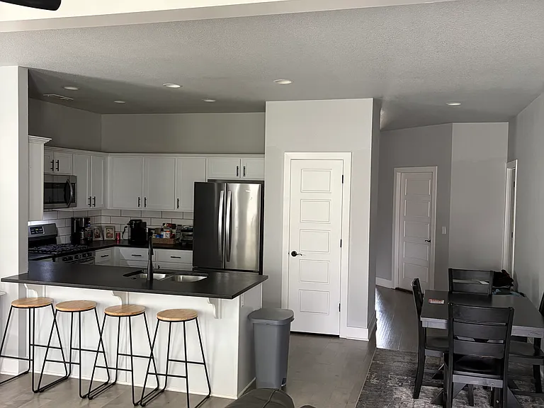 1730 W Broadway Pl — Photo 4