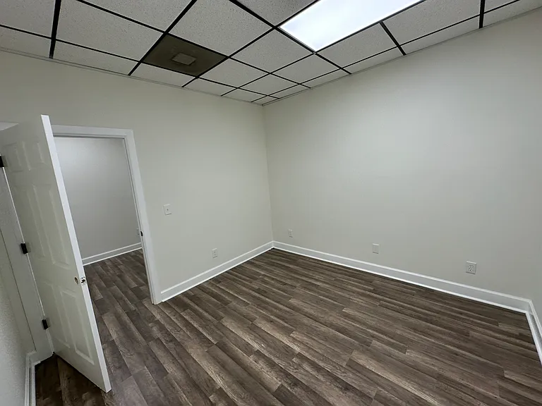 4111 Wall St #B — Photo 16
