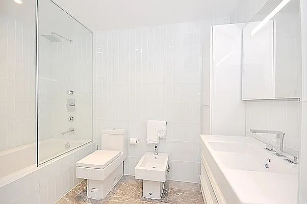 Rented by Domus Realty | media 7