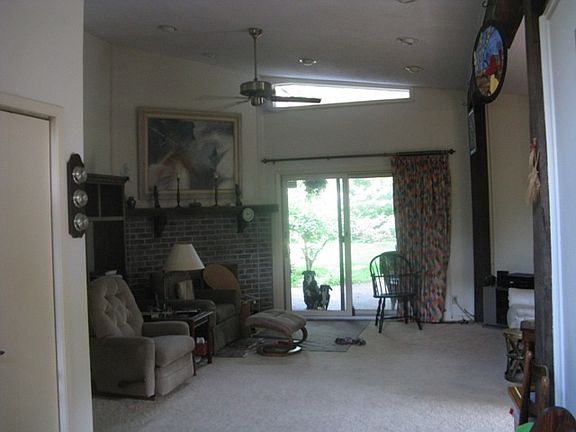 3rd image of 354 Woodbine