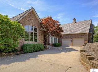 412 N 97th Ct, Omaha, NE 68114