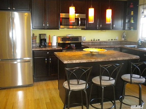 3rd image of 506 Cross Bay Blvd