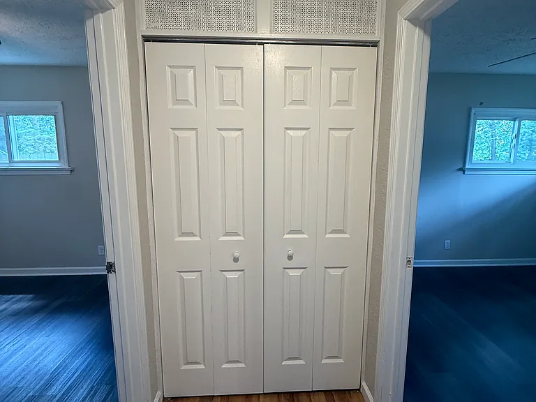 129 The Brooklands Ave — Photo 3