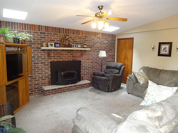 3rd image of 1018 Fernwood Dr