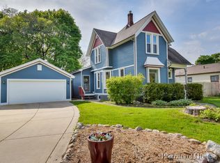 338 N Commonwealth Ave, Elgin, IL 60123