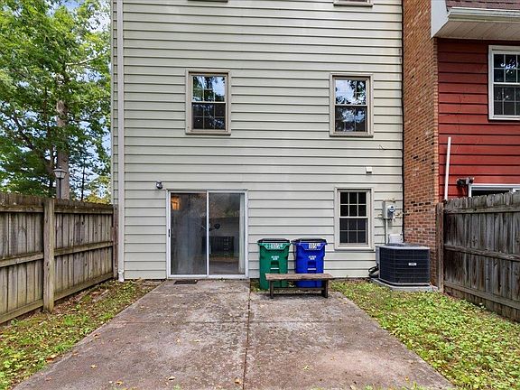 2nd image of 105 Canterbury Ct