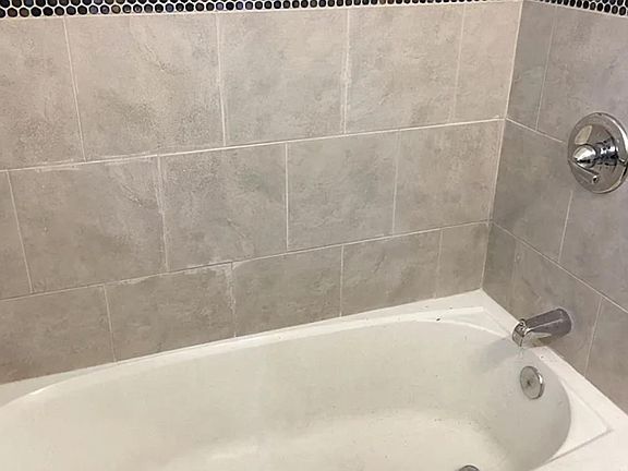 3rd image of 137 Willowdale Ave APT 1