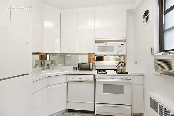Rented by Corcoran | media 8