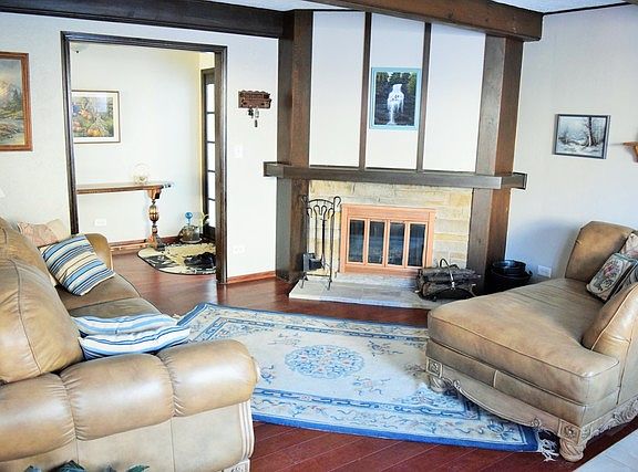 4th image of 136 Newport Dr