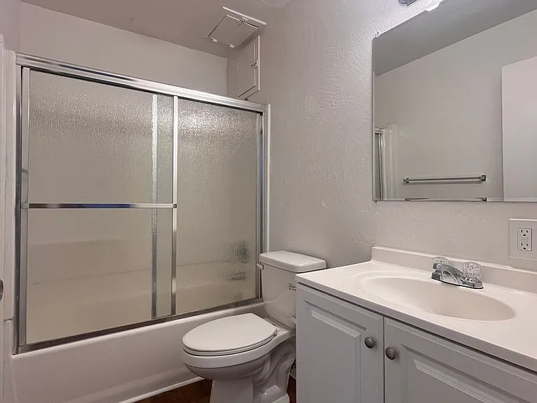 145 Michelle Dr — Photo 4