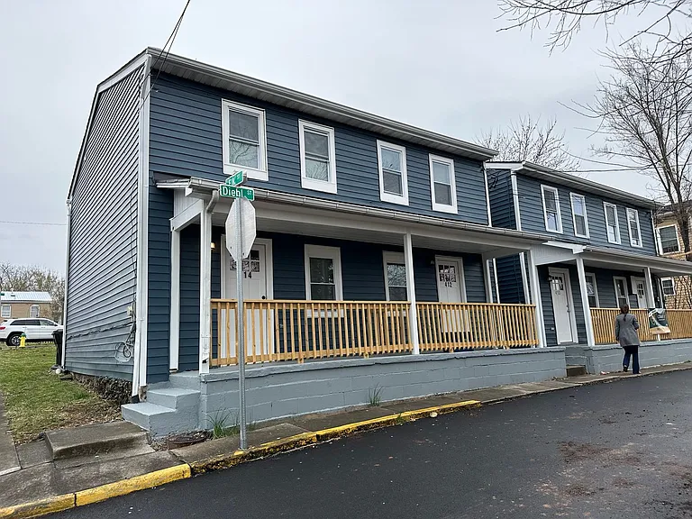 412 Diehl St — Photo 1