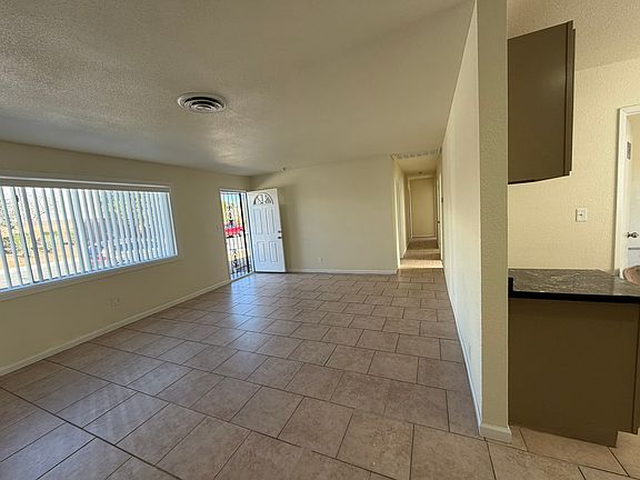Living room / kitchen / hall